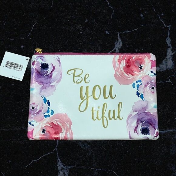 Macy’s Cosmetic Bag - Picture 1 of 8